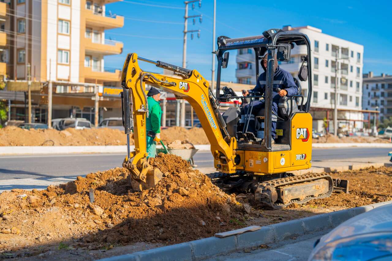 Milas Belediyesi’nden İlçe Yollarında Yoğun Mesai 7